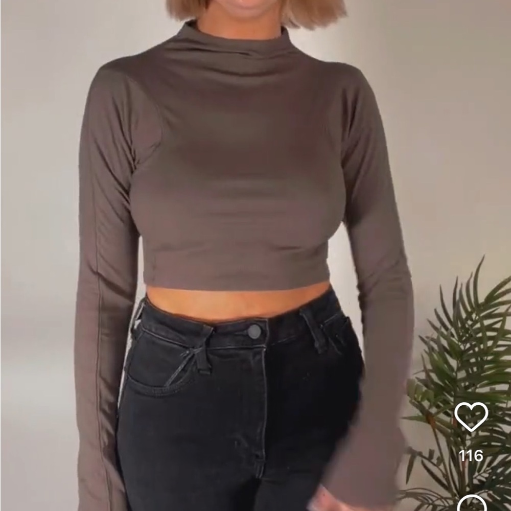 Ribbed Long Sleeve Crop Top